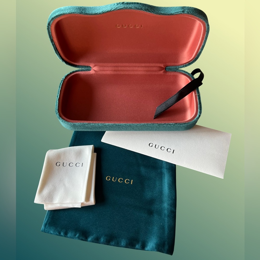 Gucci Velvet Hard Case in Dark Velvet Green and Pink Interior - NWT - Picture 2 of 9